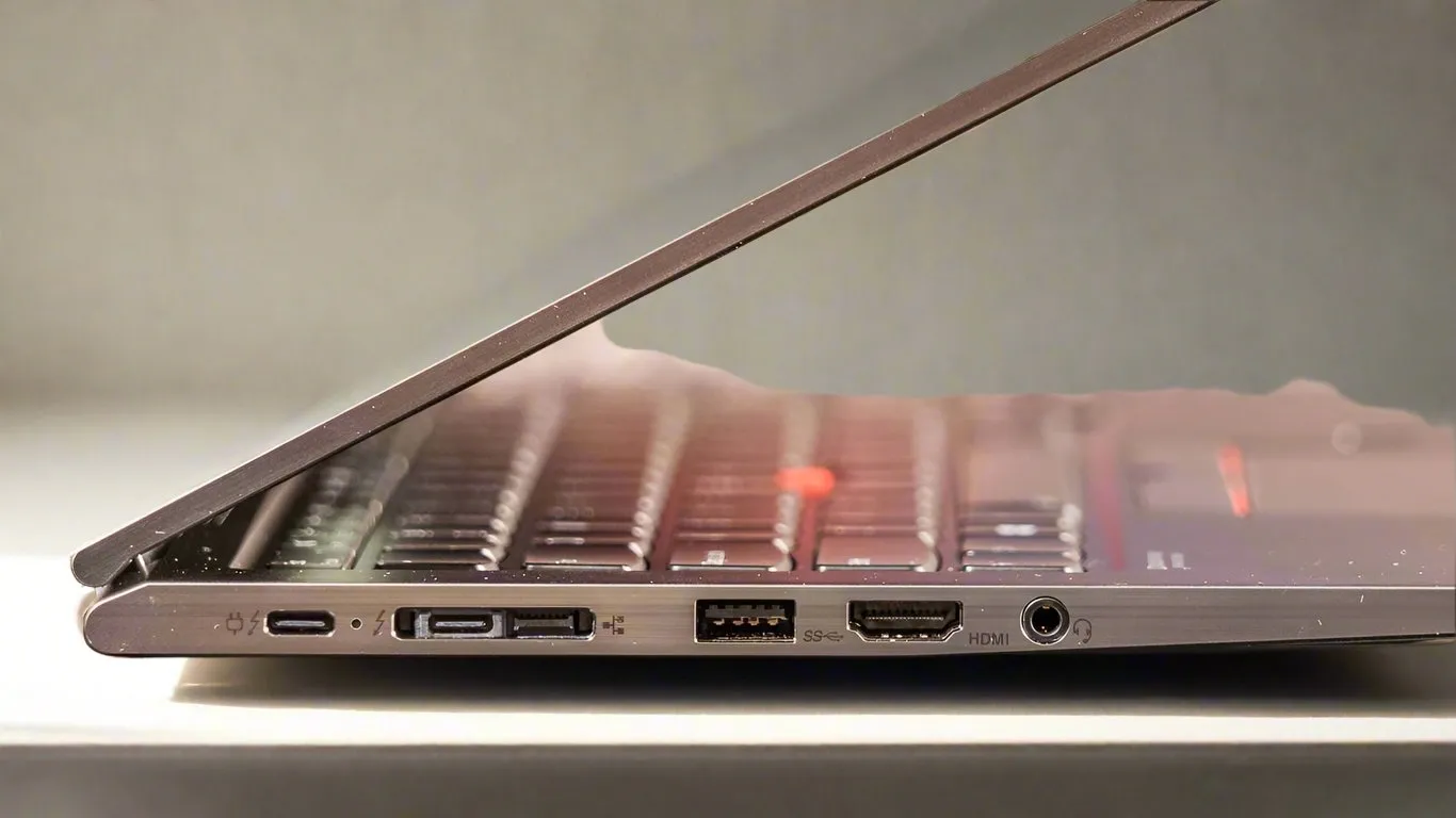 Lenovo - ThinkPad X1 Yoga Gen 5: 14" (Intel Core i5 10210U , 16GB RAM, 256GB SSD, Touch screen)
